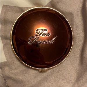 Too faced bronzer